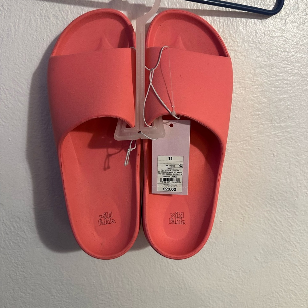 Wild Fable Bright Pink Slide Sandals